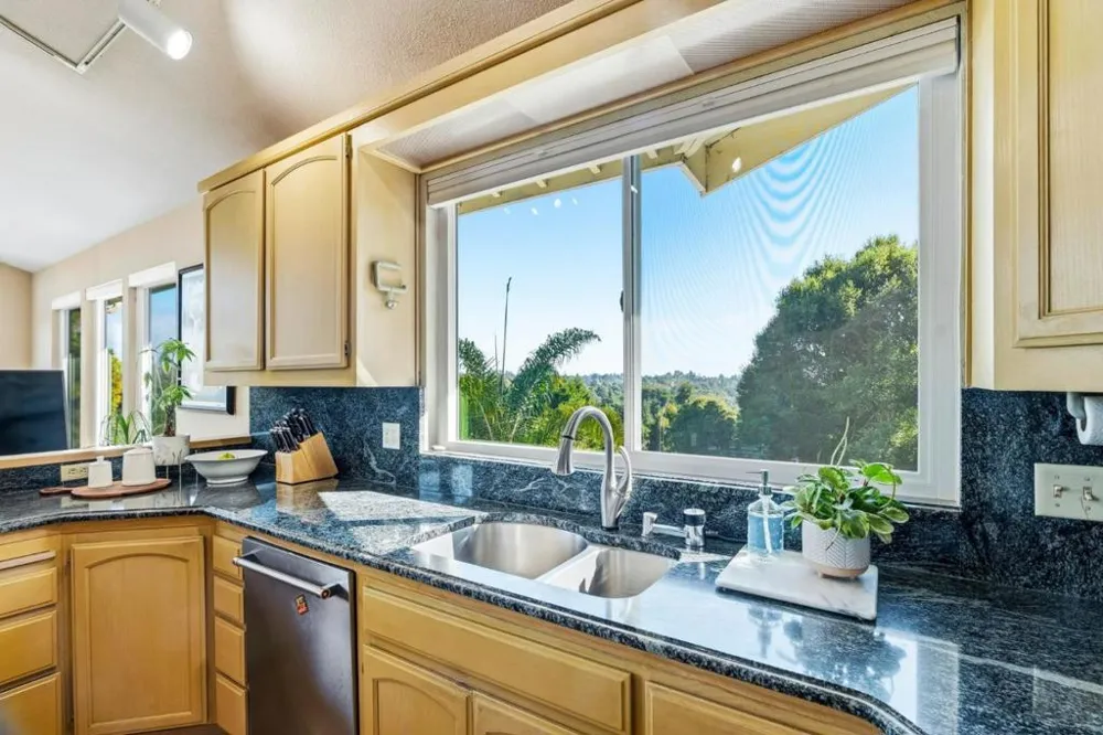 200 Marthas Way Aptos, CA 95003