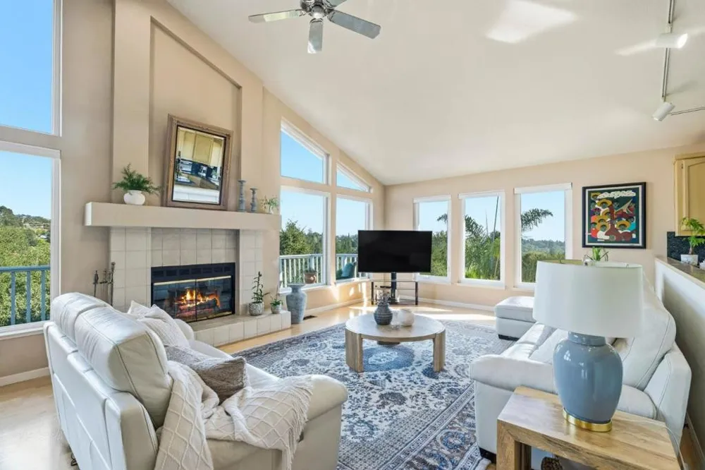 200 Marthas Way Aptos, CA 95003