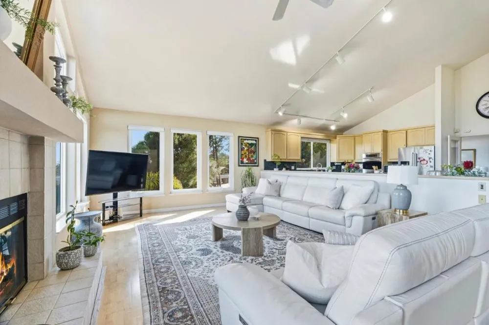 200 Marthas Way Aptos, CA 95003
