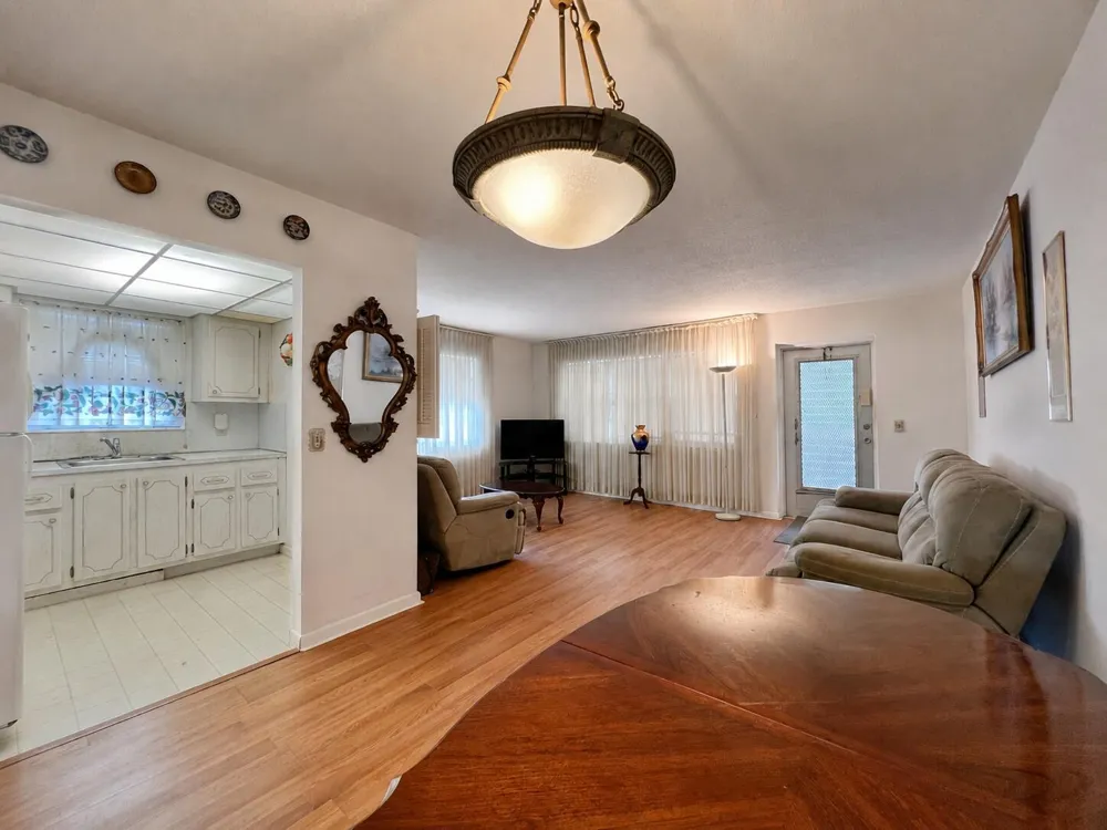 229 Dorchester J West Palm Beach, FL 33417