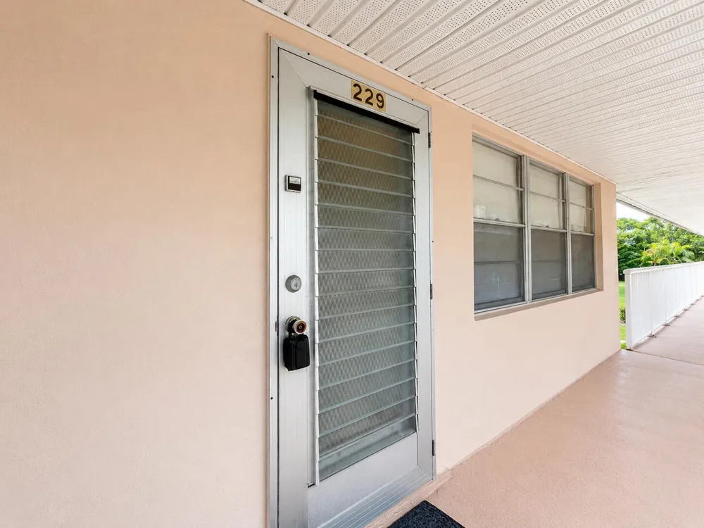 229 Dorchester J West Palm Beach, FL 33417