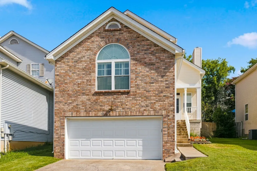 5936 Colchester Dr Hermitage, TN 37076