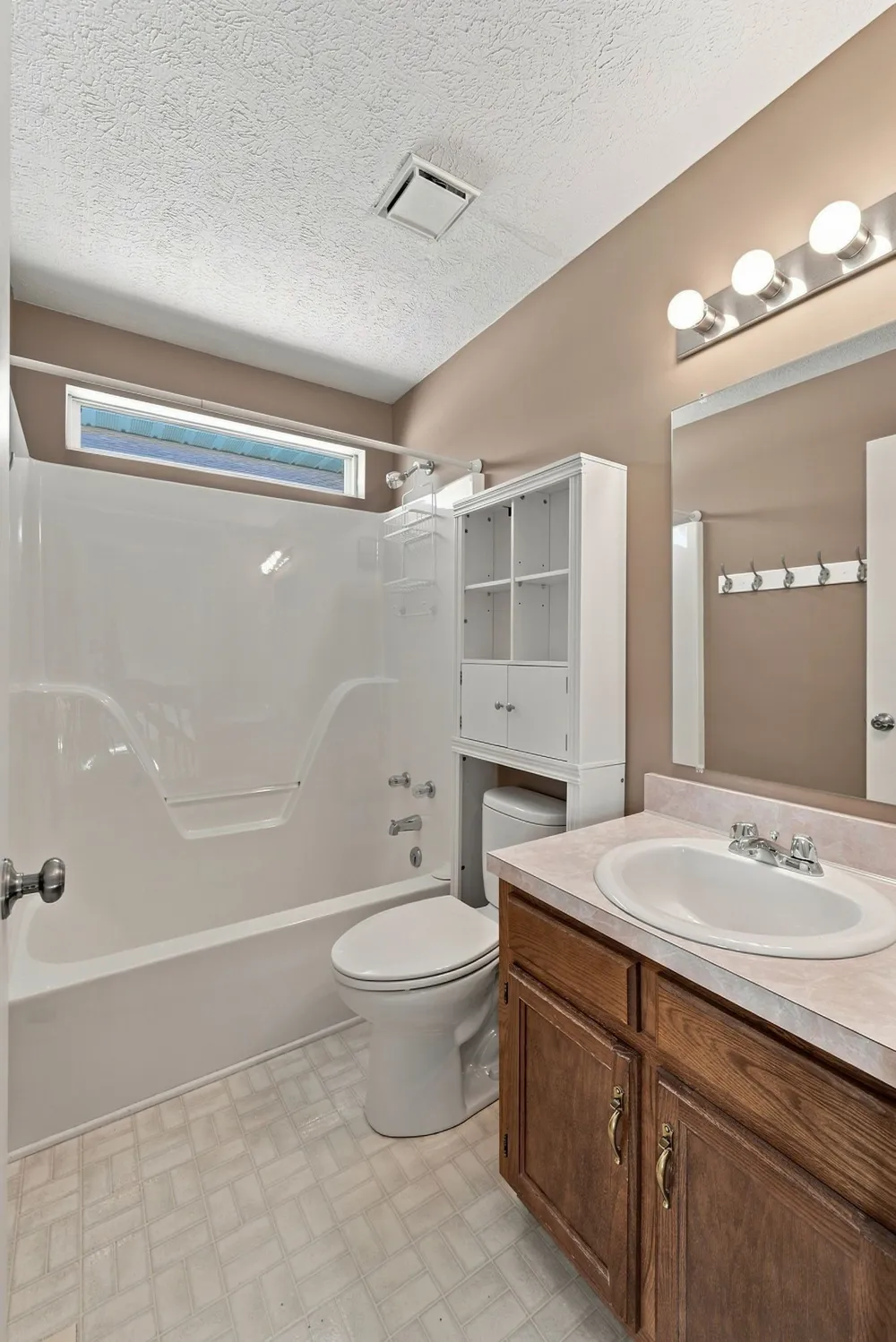 5936 Colchester Dr Hermitage, TN 37076