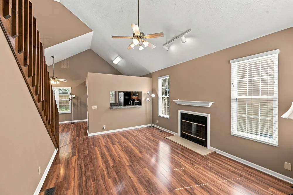 5936 Colchester Dr Hermitage, TN 37076