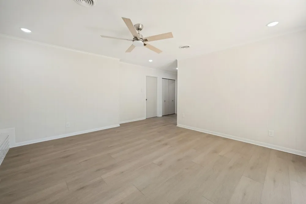 6904 Jewell Avenue Fort Worth, TX 76112