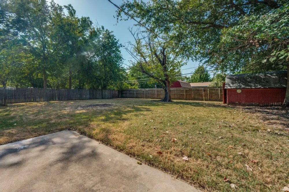 6904 Jewell Avenue Fort Worth, TX 76112