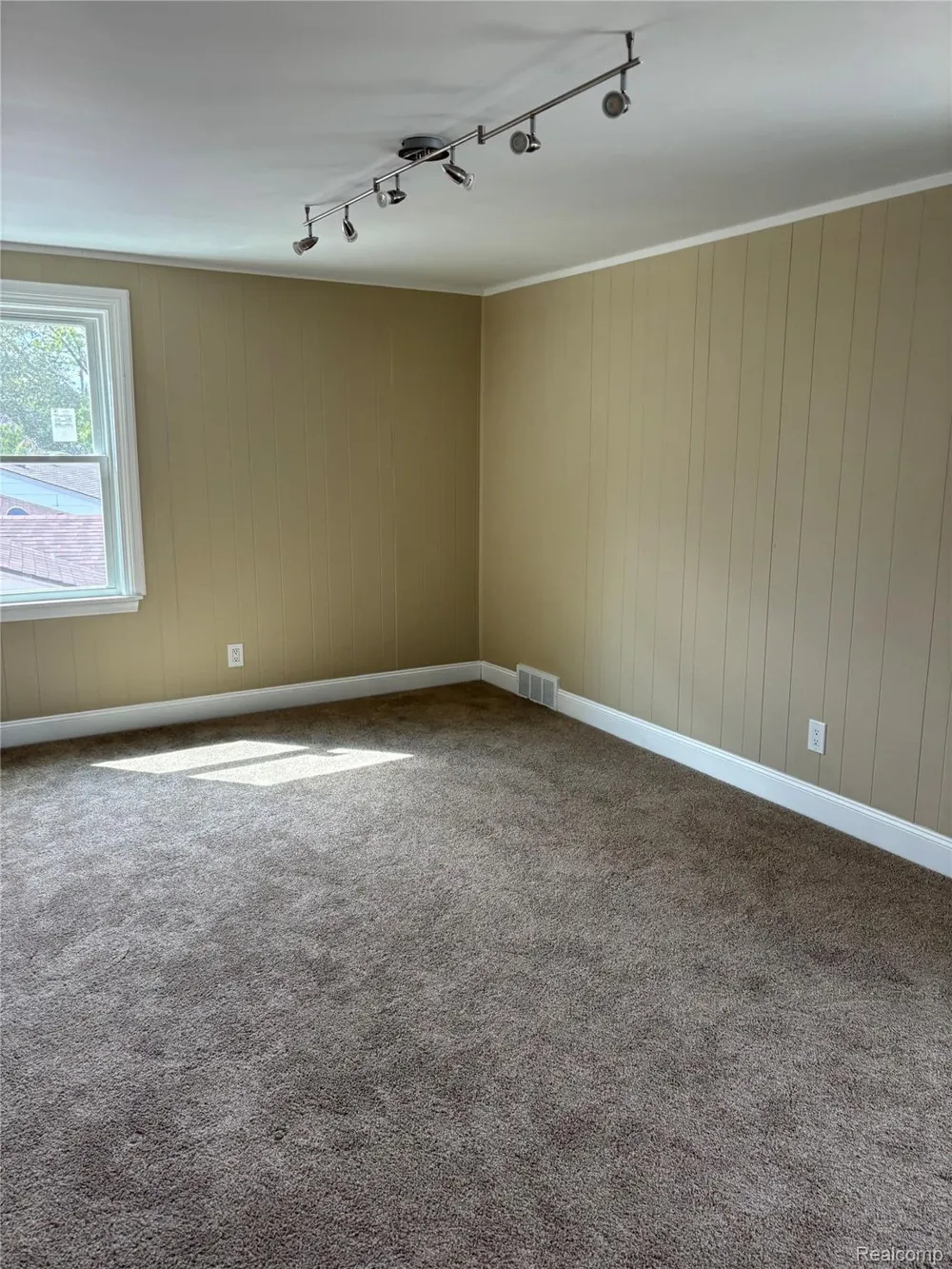 18259 Spring Court S Fraser City, MI 48026