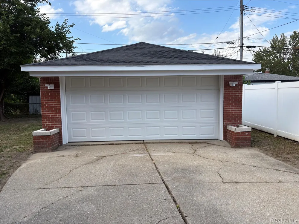 18259 Spring Court S Fraser City, MI 48026