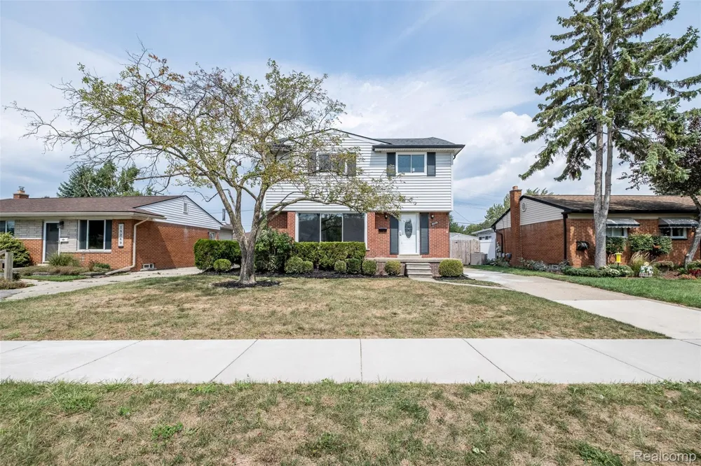 18259 Spring Court S Fraser City, MI 48026