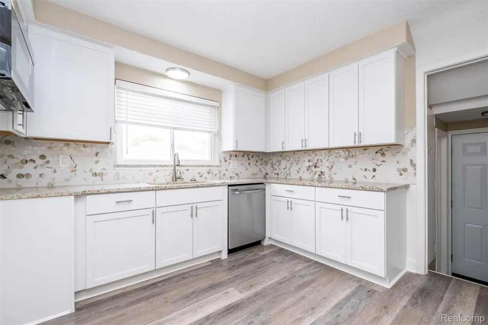 18259 Spring Court S Fraser City, MI 48026