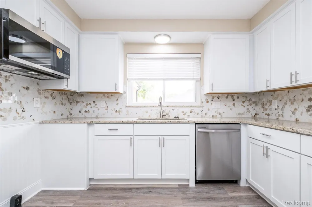 18259 Spring Court S Fraser City, MI 48026