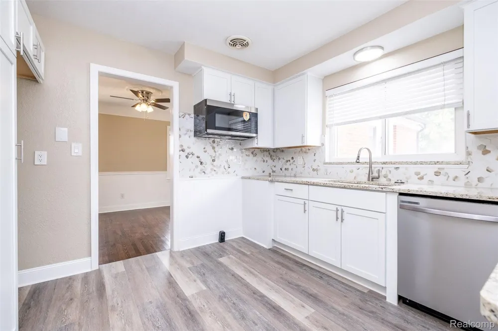 18259 Spring Court S Fraser City, MI 48026