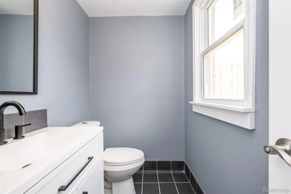 18259 Spring Court S Fraser City, MI 48026