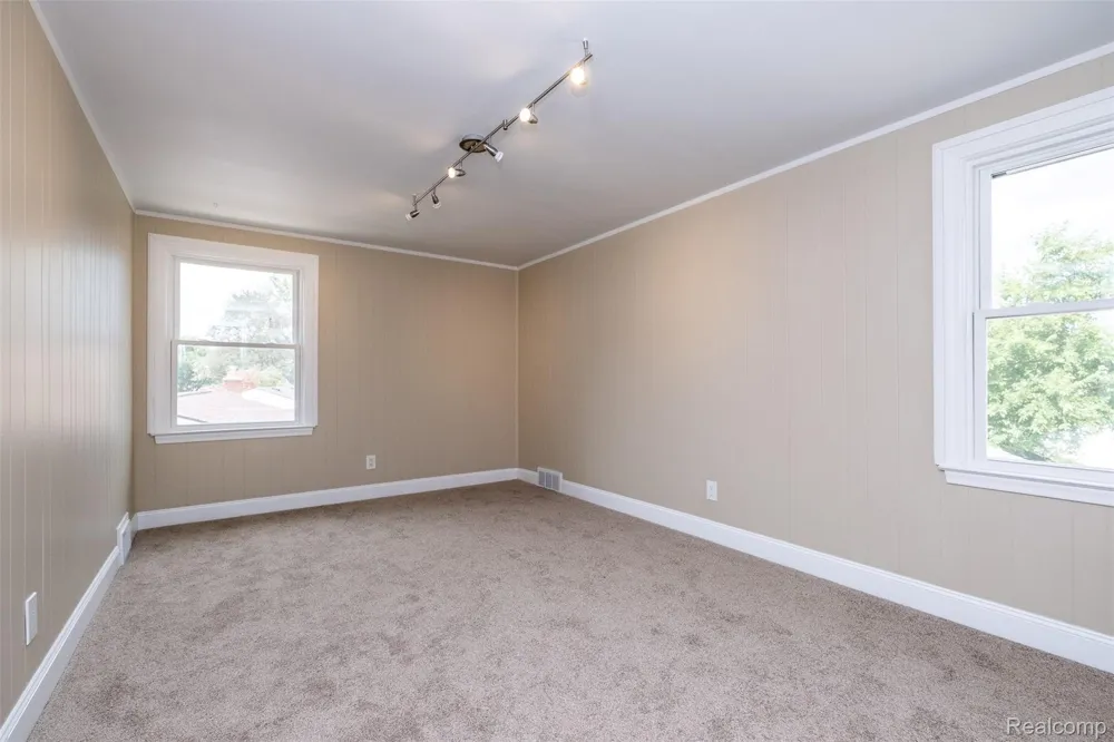18259 Spring Court S Fraser City, MI 48026