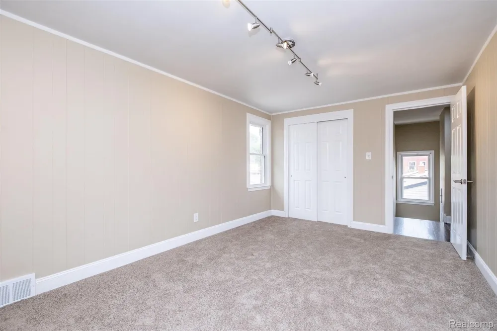 18259 Spring Court S Fraser City, MI 48026