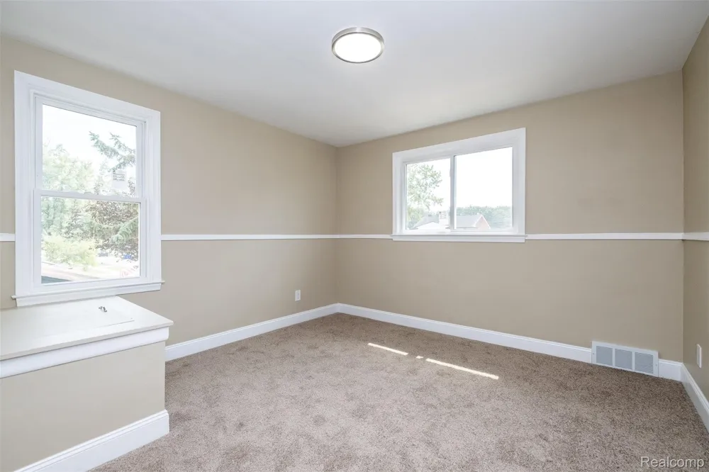 18259 Spring Court S Fraser City, MI 48026