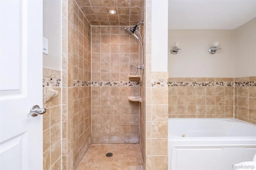 18259 Spring Court S Fraser City, MI 48026