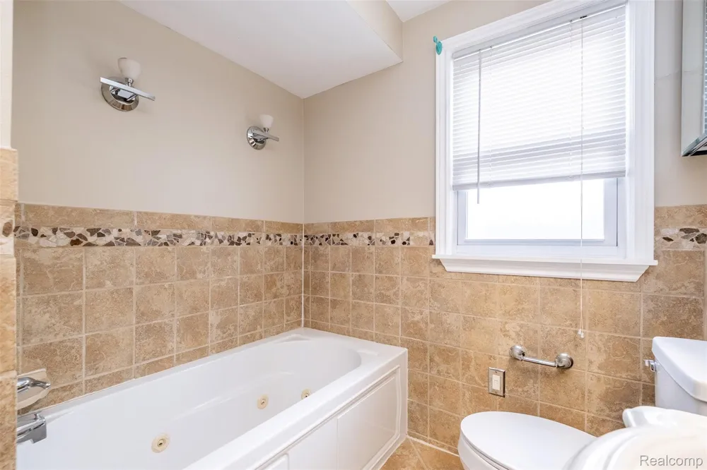 18259 Spring Court S Fraser City, MI 48026