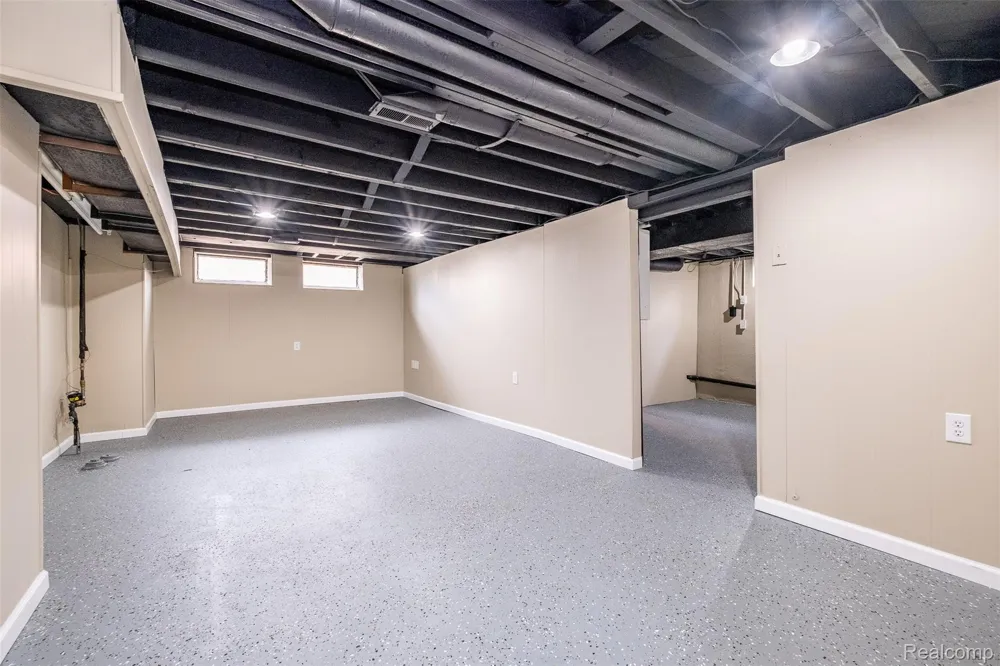 18259 Spring Court S Fraser City, MI 48026