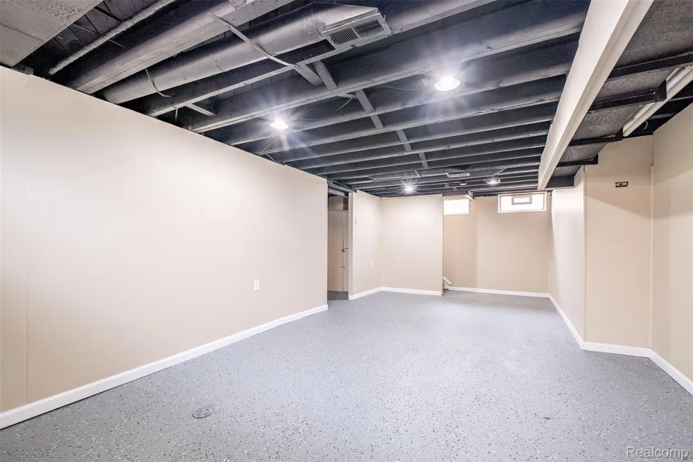 18259 Spring Court S Fraser City, MI 48026