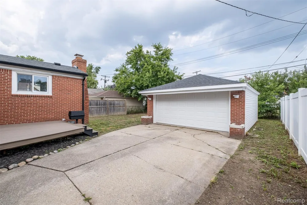 18259 Spring Court S Fraser City, MI 48026