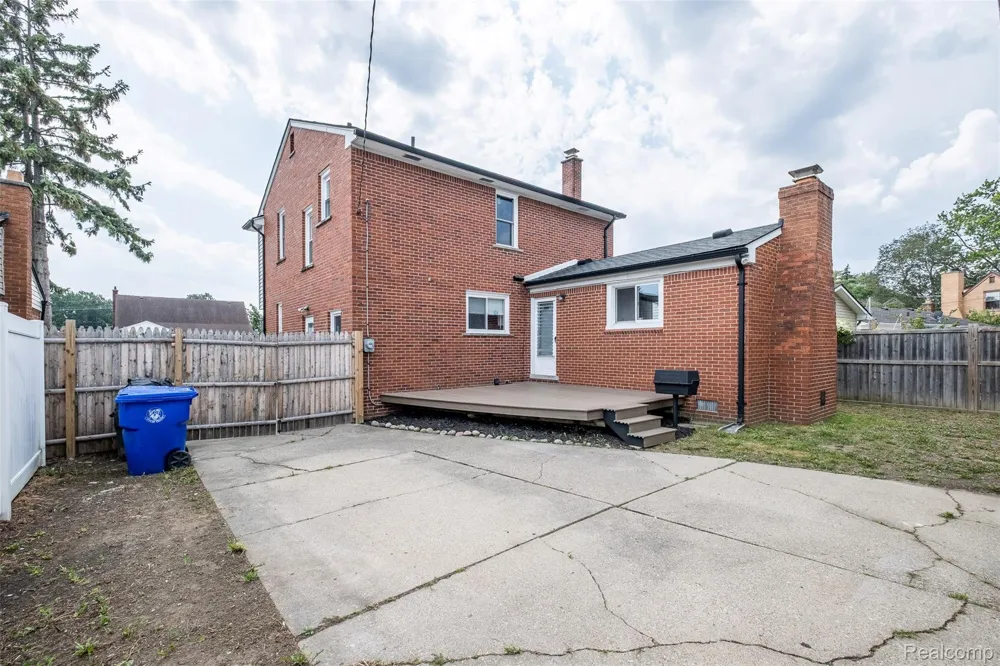 18259 Spring Court S Fraser City, MI 48026