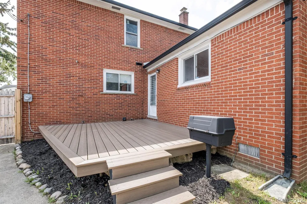 18259 Spring Court S Fraser City, MI 48026