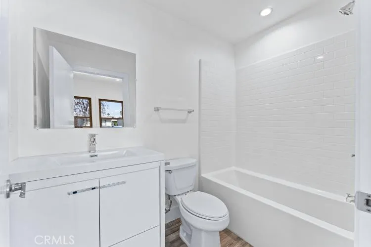 2230 E First Street Long Beach, CA 90803