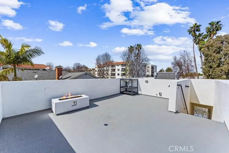 2230 E First Street Long Beach, CA 90803