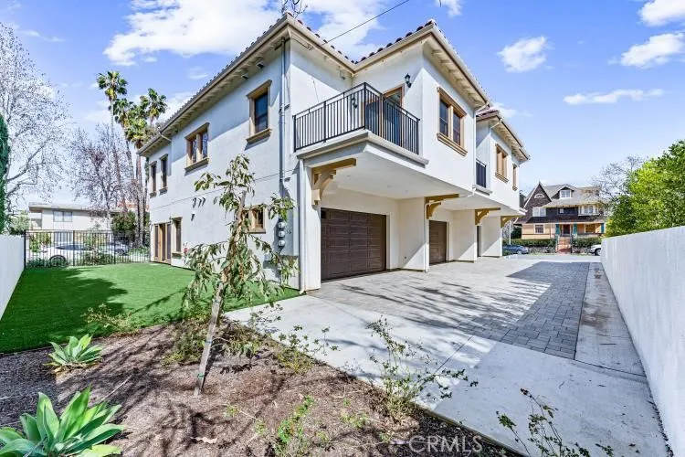 2230 E First Street Long Beach, CA 90803
