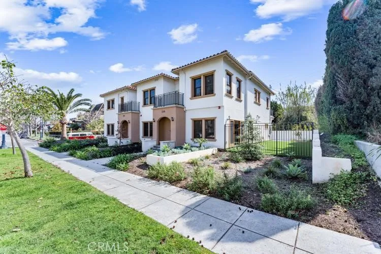 2230 E First Street Long Beach, CA 90803