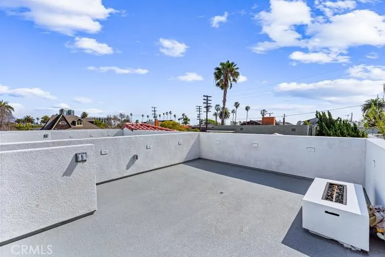 2230 E First Street Long Beach, CA 90803