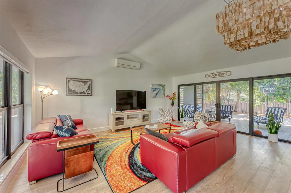 2009 SE 24 AVENUE Fort Lauderdale, FL 33316