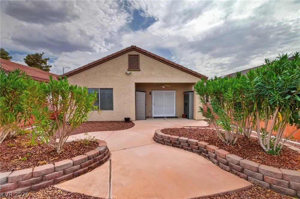 2118 Desert Woods Drive Henderson, NV 89012