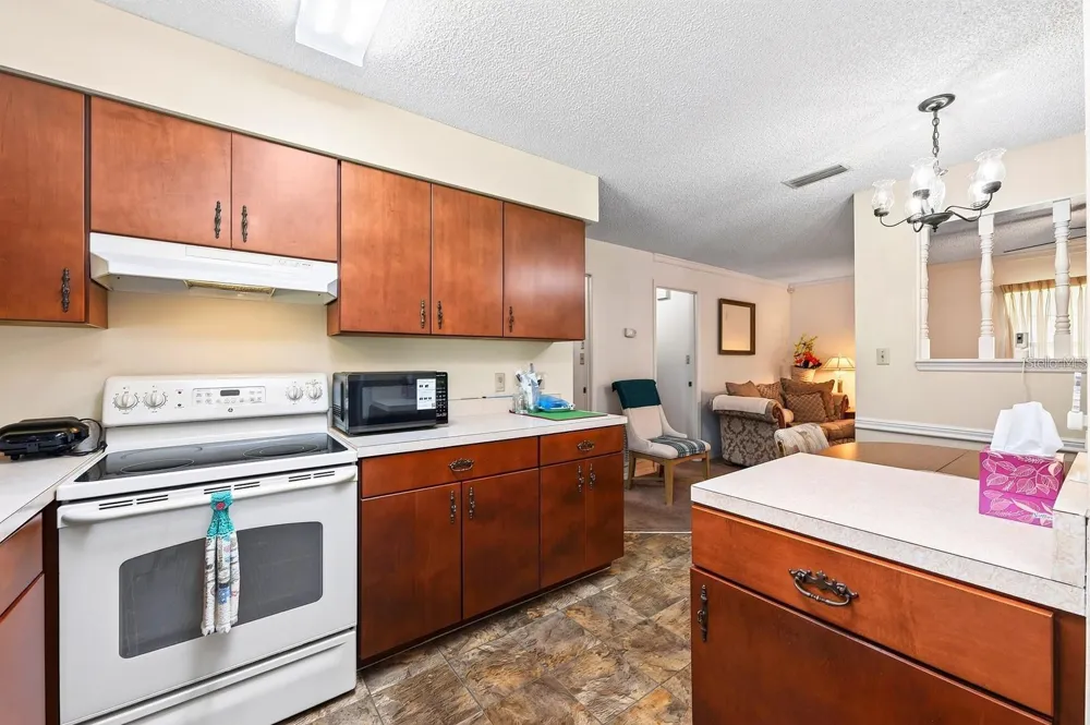 1809 STRICKLAND AVE. AVENUE Sanford, FL 32771