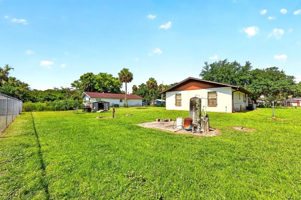 1809 STRICKLAND AVE. AVENUE Sanford, FL 32771