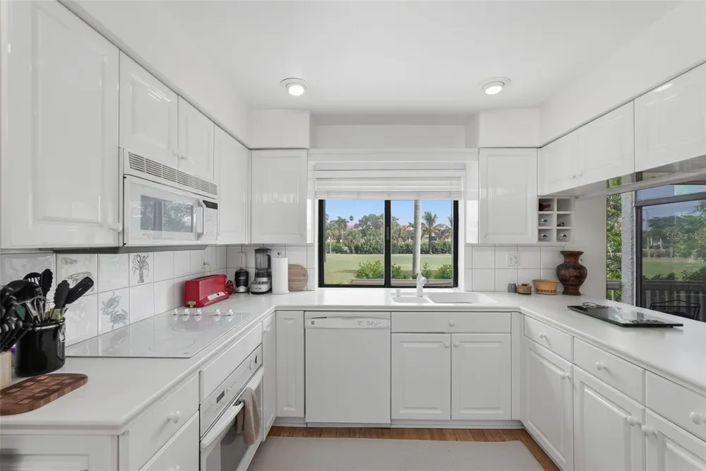 5619 ESCONDIDA BOULEVARD S St Petersburg, FL 33715