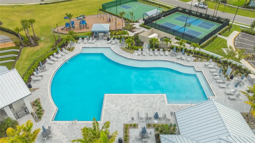 17675 SAVORY MIST CIRCLE Lakewood Ranch, FL 34211