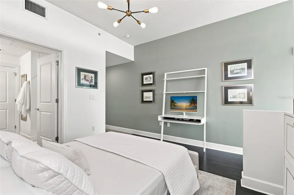 101 S EOLA DRIVE #905 Orlando, FL 32801