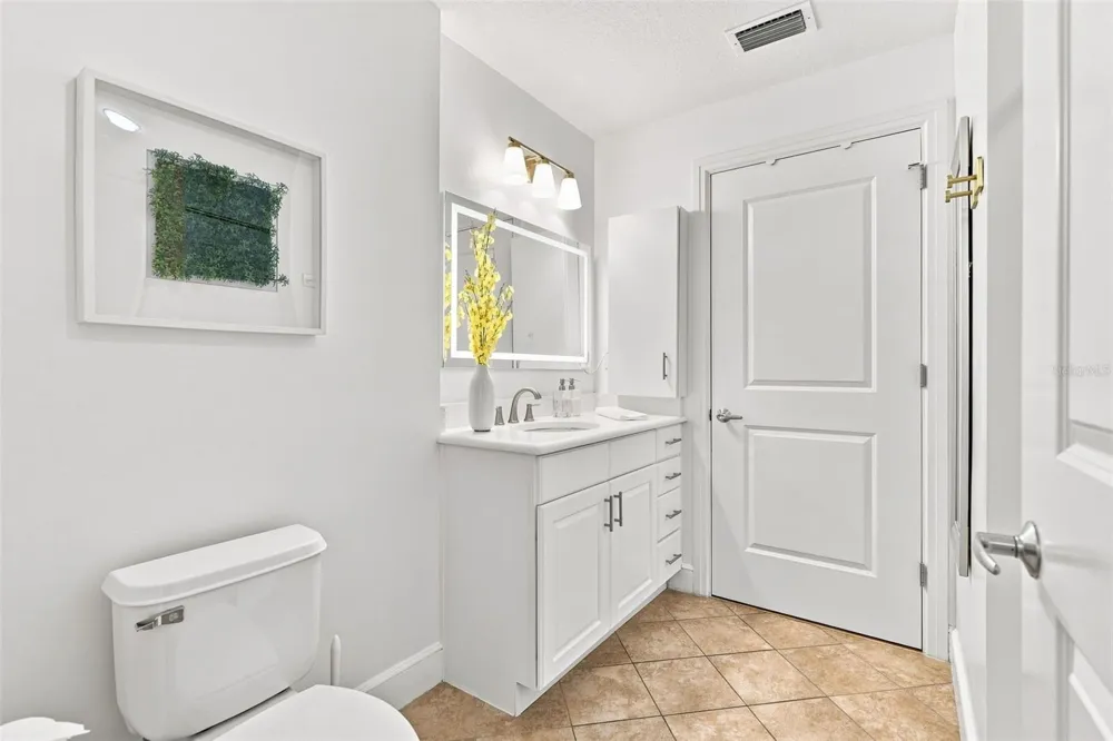 101 S EOLA DRIVE #905 Orlando, FL 32801