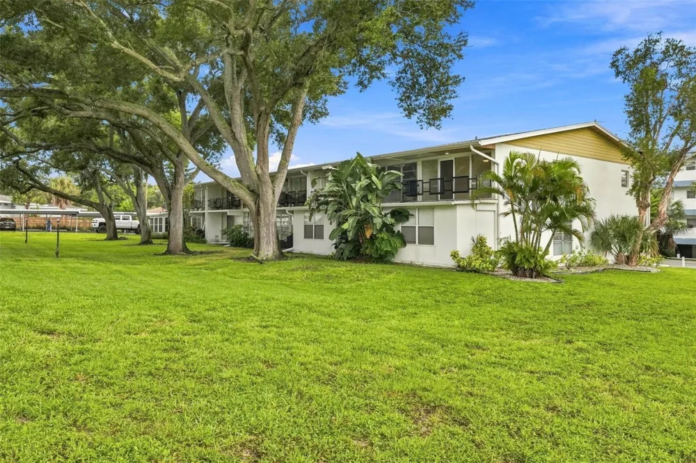 2950 W BAY DRIVE #B1 Belleair Bluffs, FL 33770