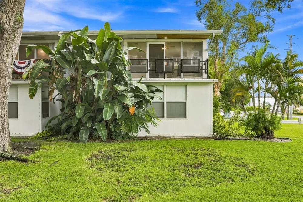 2950 W BAY DRIVE #B1 Belleair Bluffs, FL 33770