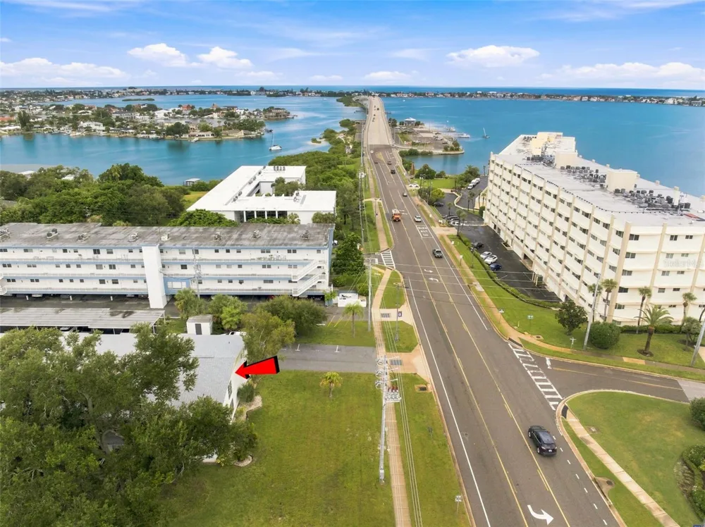 2950 W BAY DRIVE #B1 Belleair Bluffs, FL 33770