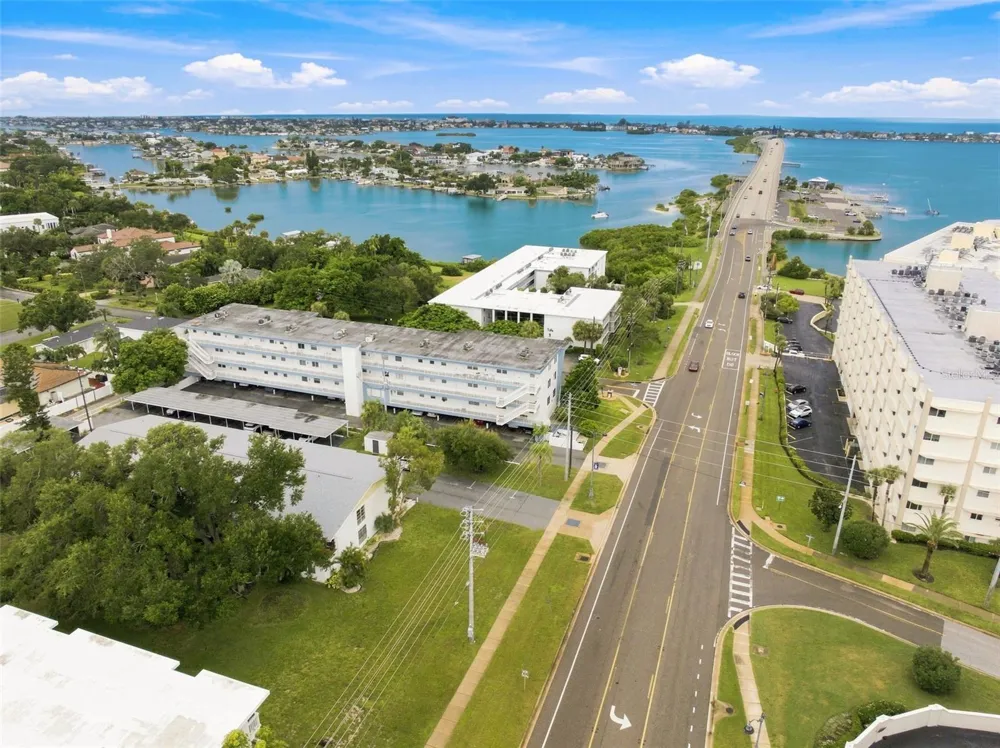2950 W BAY DRIVE #B1 Belleair Bluffs, FL 33770