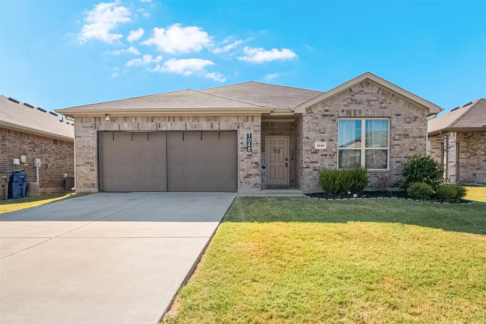 1048 Waverly Drive Van Alstyne, TX 75495