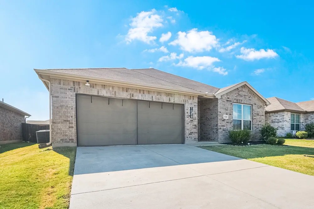 1048 Waverly Drive Van Alstyne, TX 75495
