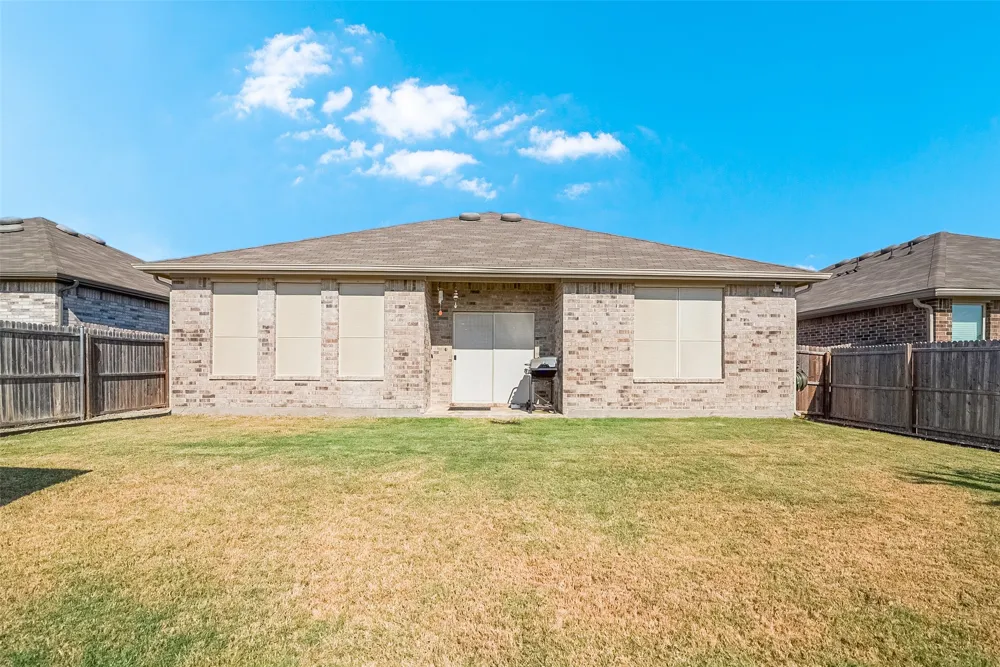 1048 Waverly Drive Van Alstyne, TX 75495