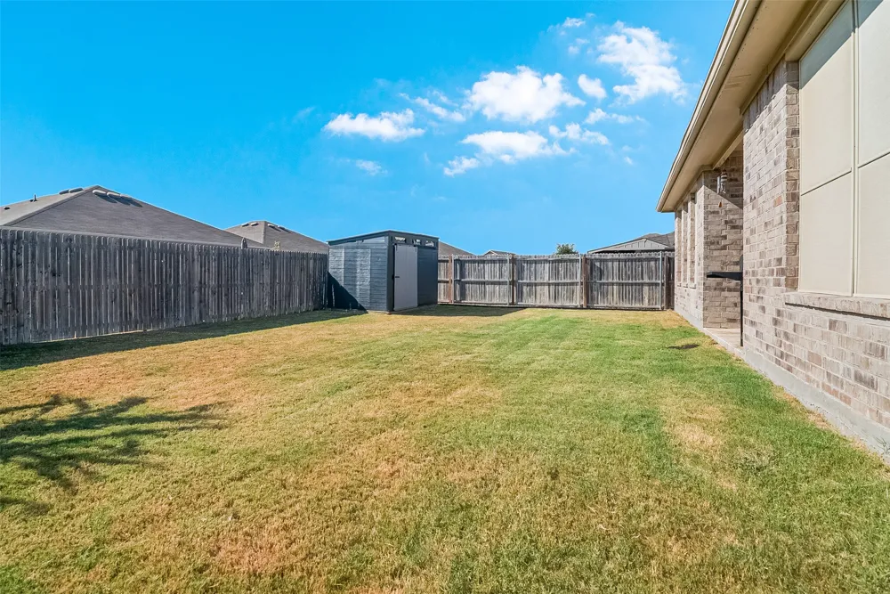 1048 Waverly Drive Van Alstyne, TX 75495