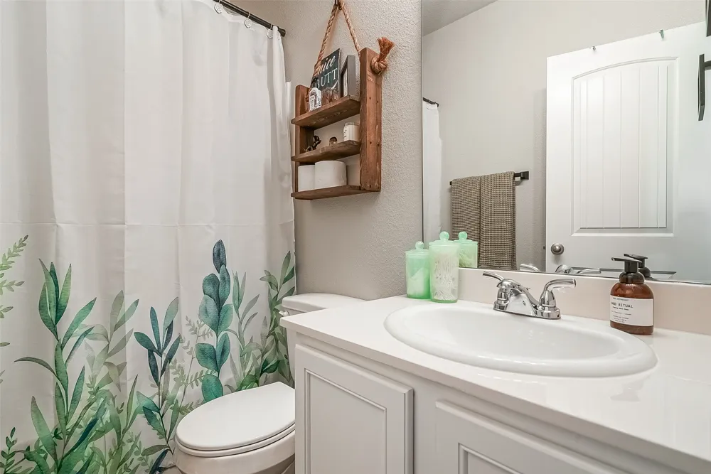 1048 Waverly Drive Van Alstyne, TX 75495