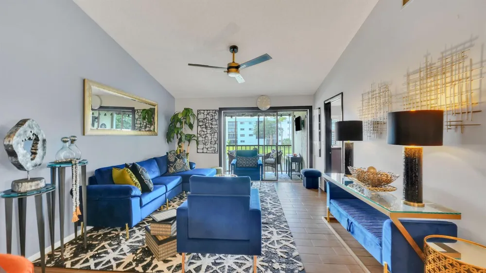 7618 Tahiti Lane #206 Lake Worth, FL 33467